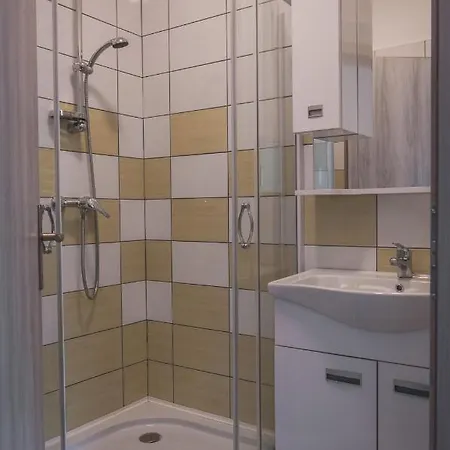 Apartamento Apartmaji Hrast - *