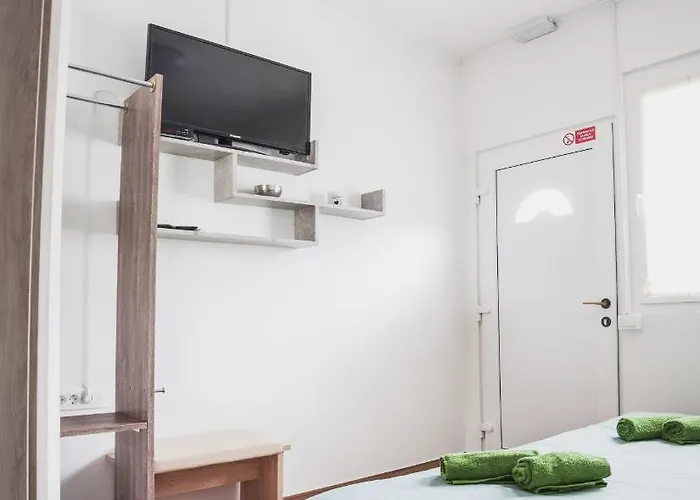 Apartmaji Hrast - דירה